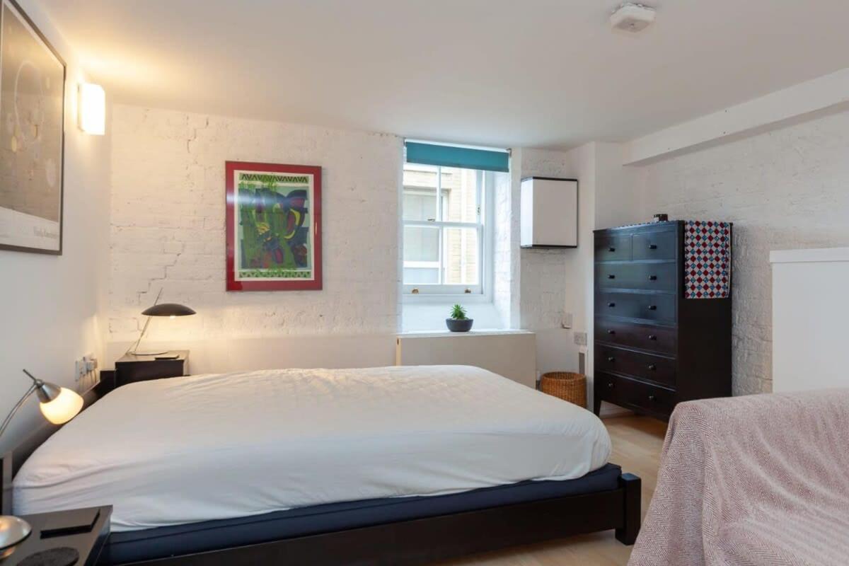 Charming 1 Bedroom Apartment In Old School House Лондон Экстерьер фото