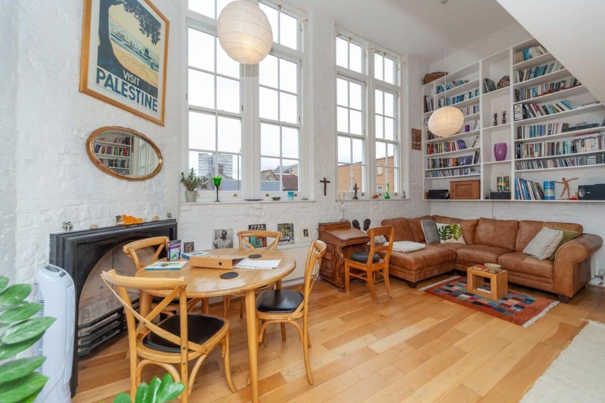 Charming 1 Bedroom Apartment In Old School House Лондон Экстерьер фото