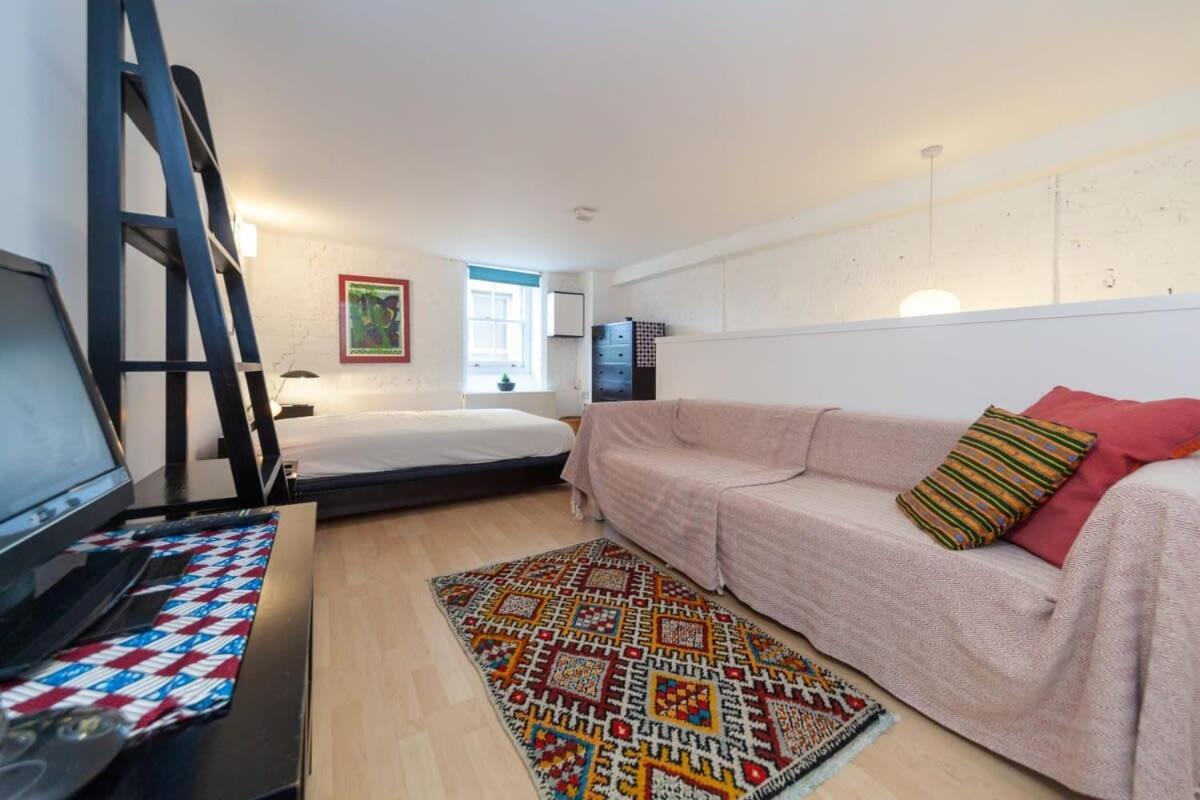 Charming 1 Bedroom Apartment In Old School House Лондон Экстерьер фото