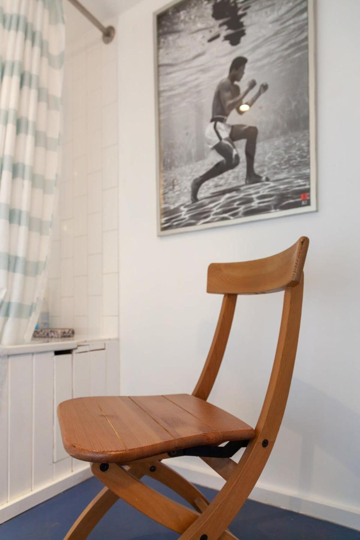Charming 1 Bedroom Apartment In Old School House Лондон Экстерьер фото